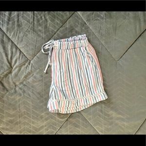 Striped shorts with pockets